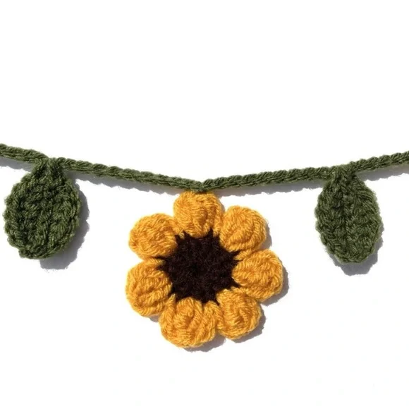 πHPπHandmade Crochet Sunflower Garland - Picture 4 of 5